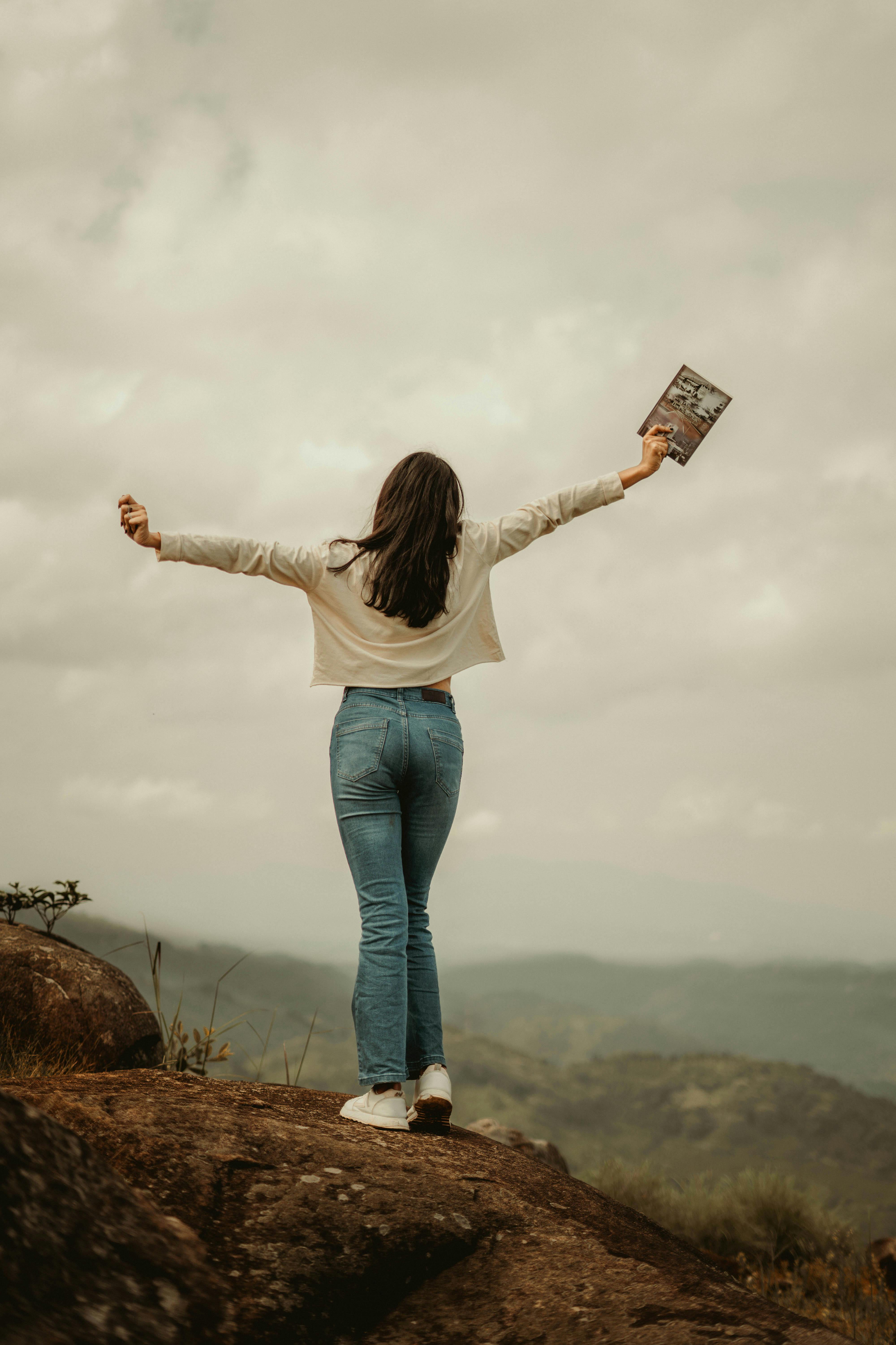 今日推荐封面图：私密空间氛围